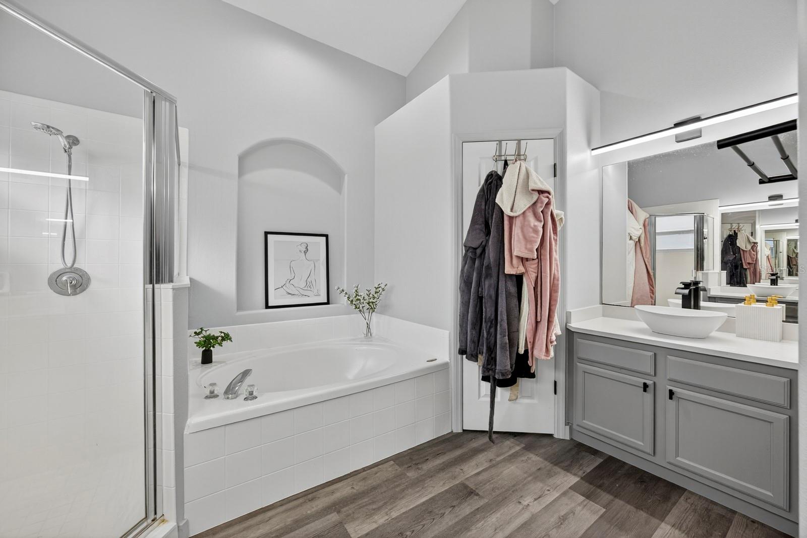 Image 24 of 37 For 2687 Pine Shadow Lane