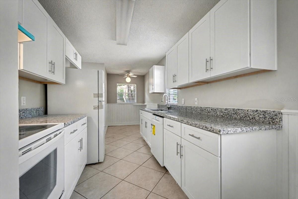 Image 13 of 33 For 173 Ridgewood Avenue