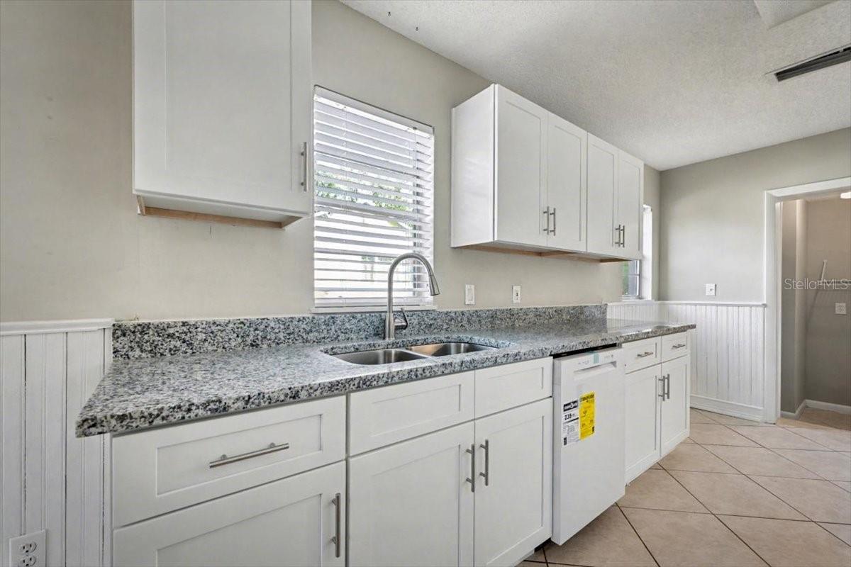 Image 16 of 33 For 173 Ridgewood Avenue