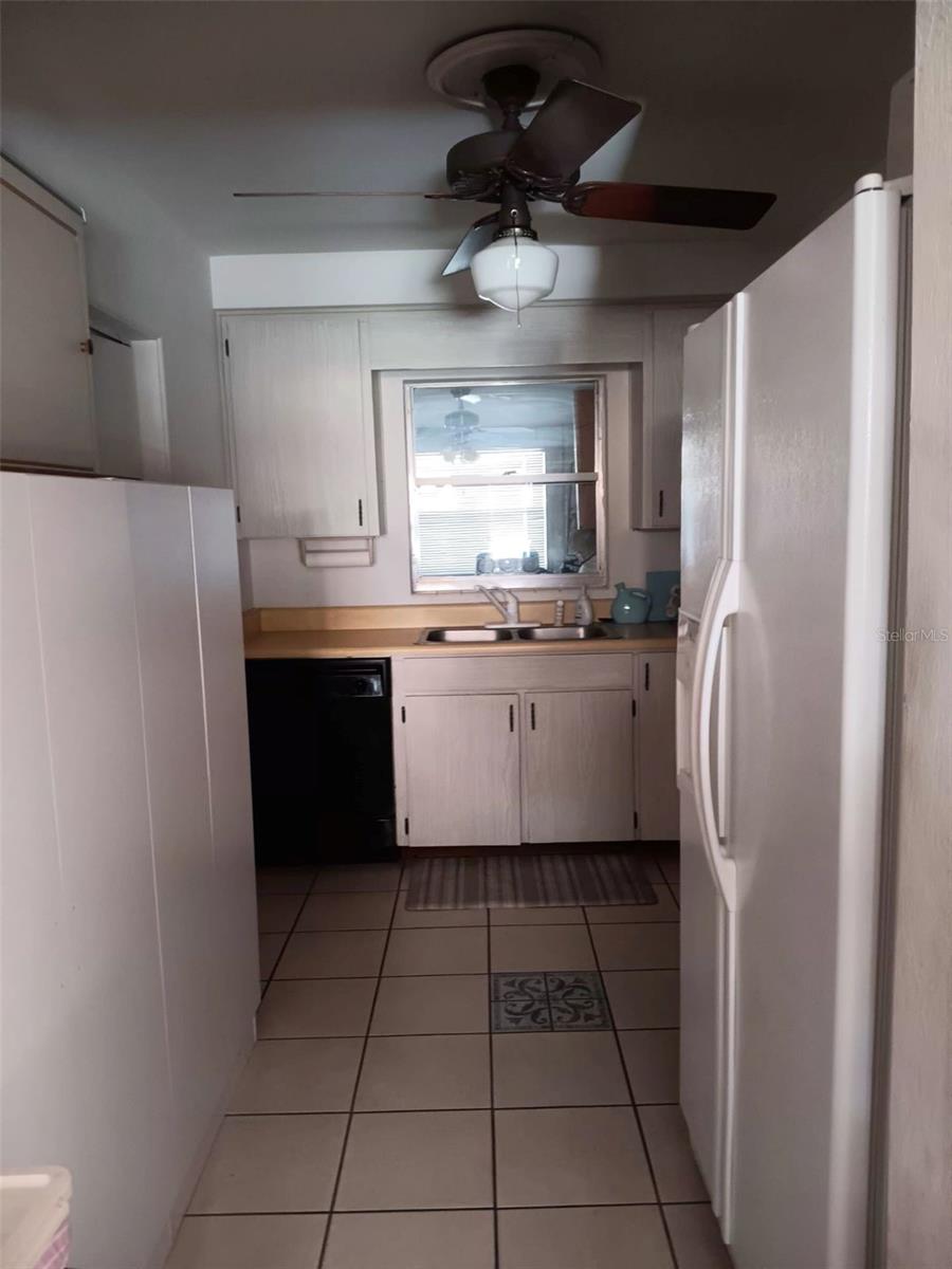 Image 15 of 48 For 4245 Edgewater Drive