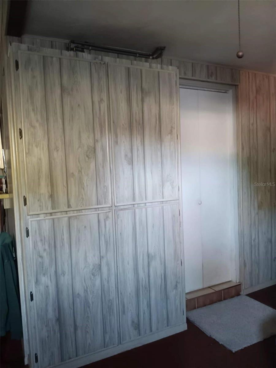 Image 27 of 48 For 4245 Edgewater Drive