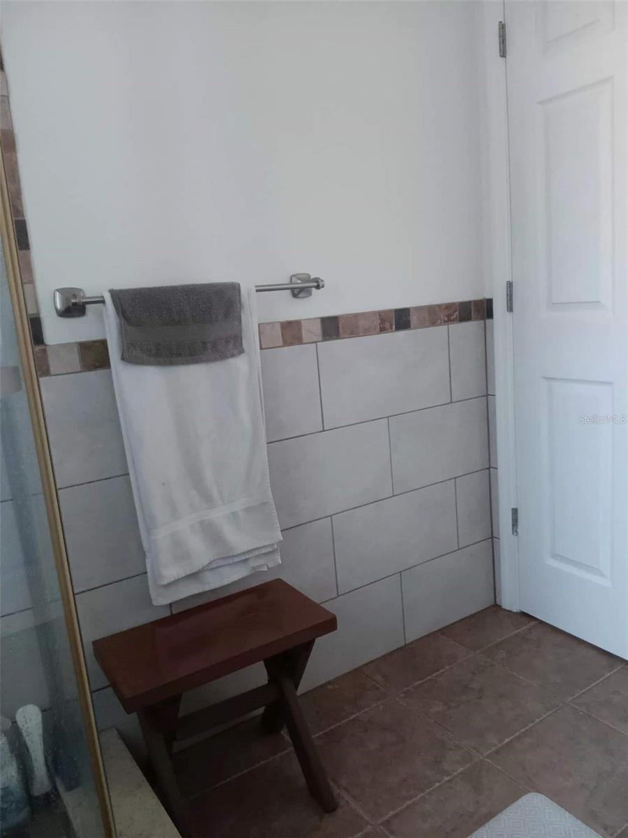 Image 36 of 48 For 4245 Edgewater Drive