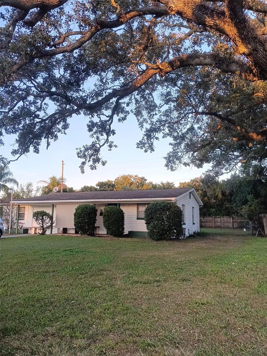 Image 4 of 48 For 4245 Edgewater Drive