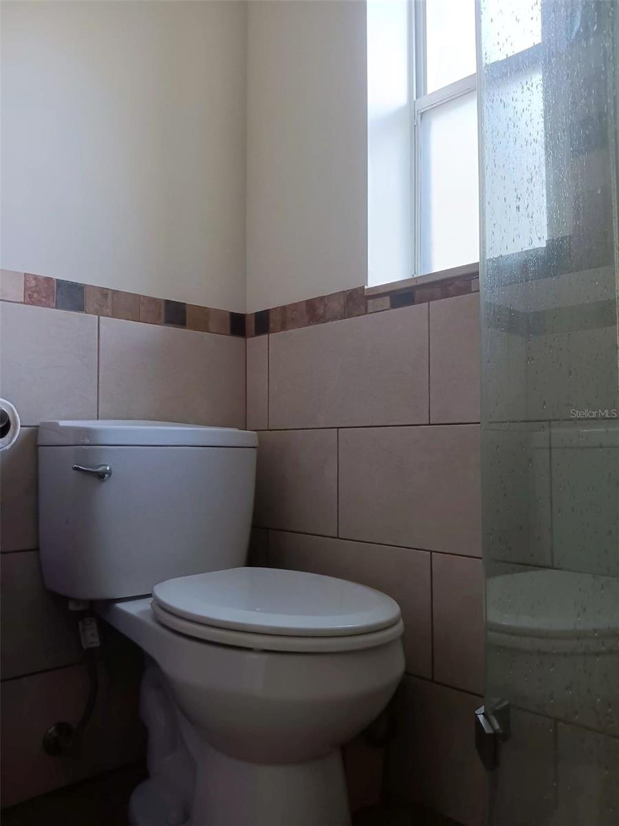 Image 42 of 48 For 4245 Edgewater Drive