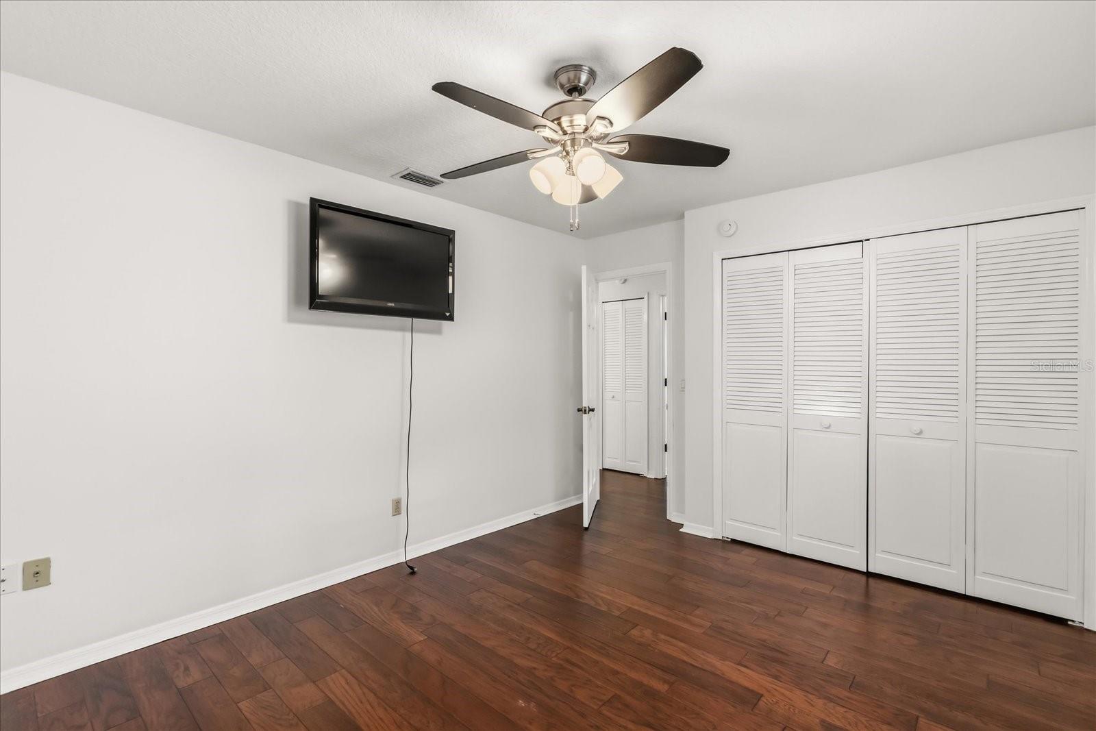 Image 25 of 54 For 110 Valley Circle