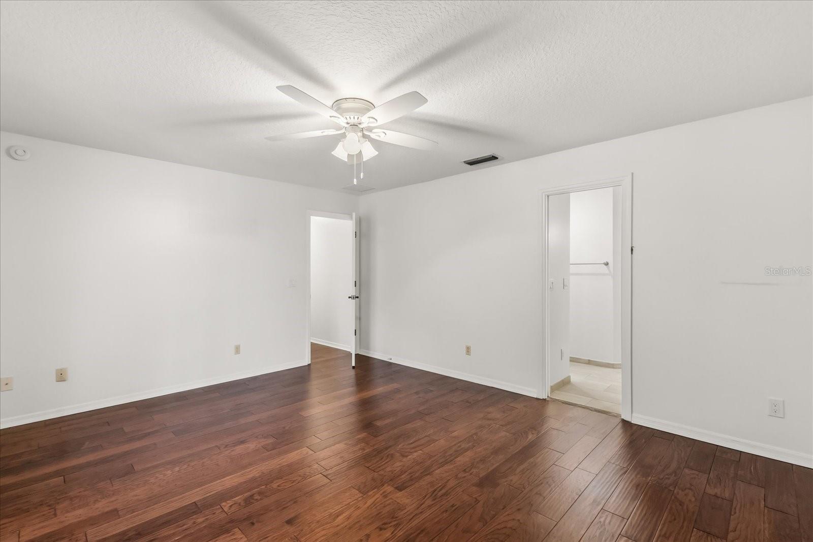 Image 27 of 54 For 110 Valley Circle