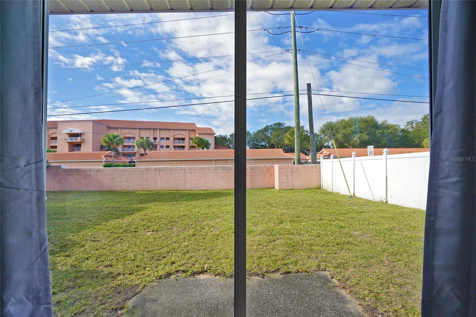 Image 16 of 37 For 385 Island Oaks Place