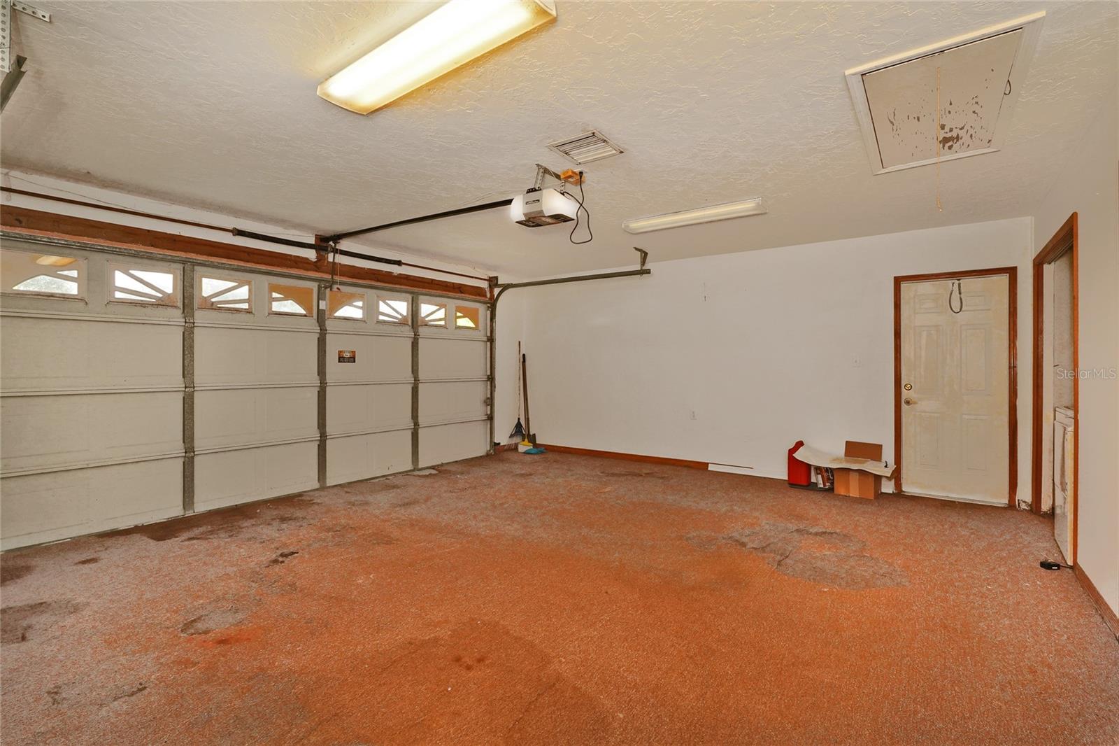 Image 34 of 37 For 385 Island Oaks Place