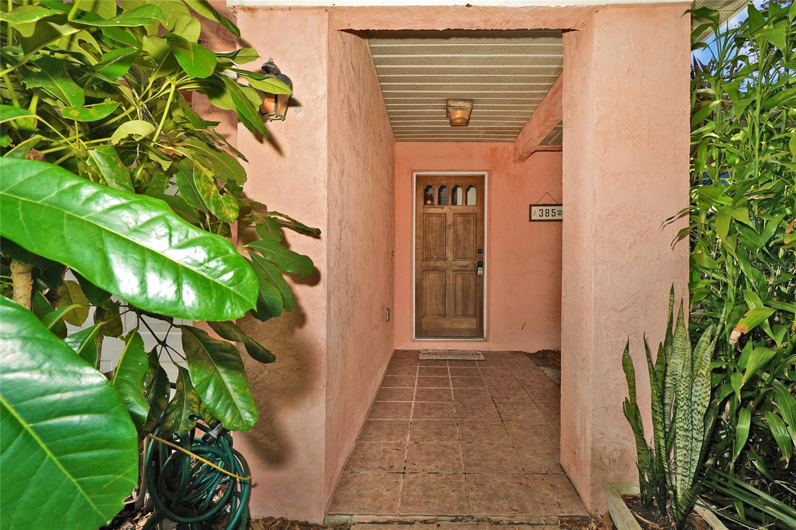 Image 4 of 37 For 385 Island Oaks Place