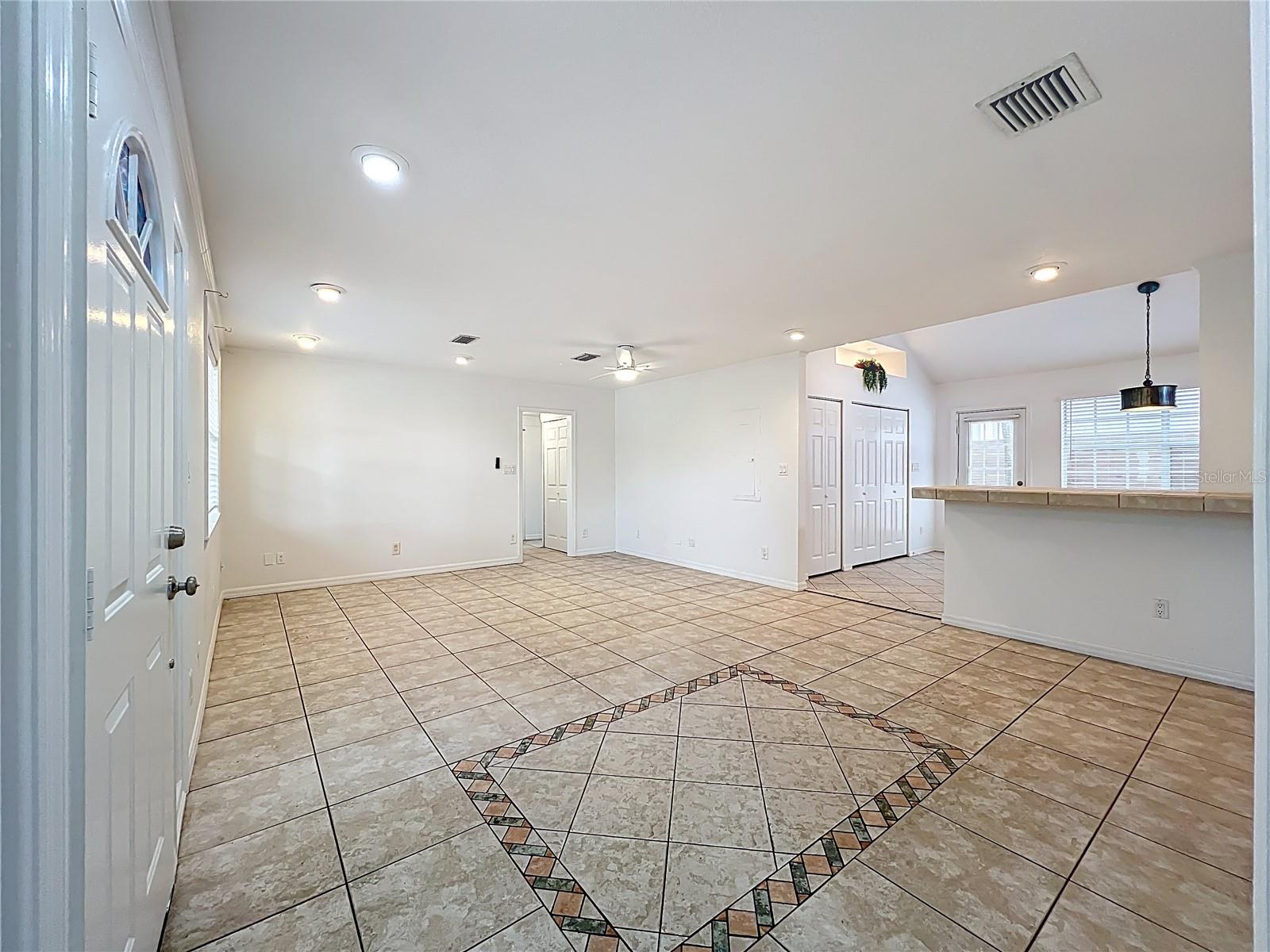 Image 17 of 49 For 332 Harris Avenue