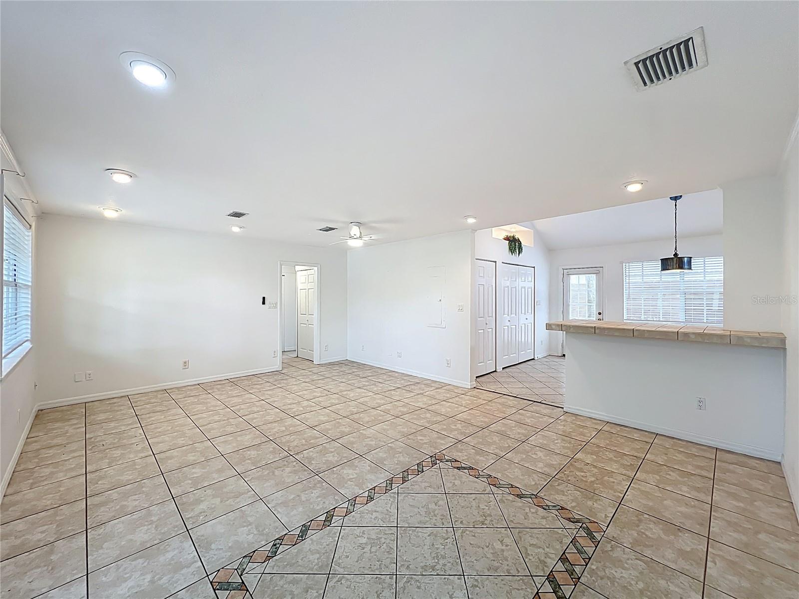 Image 18 of 49 For 332 Harris Avenue