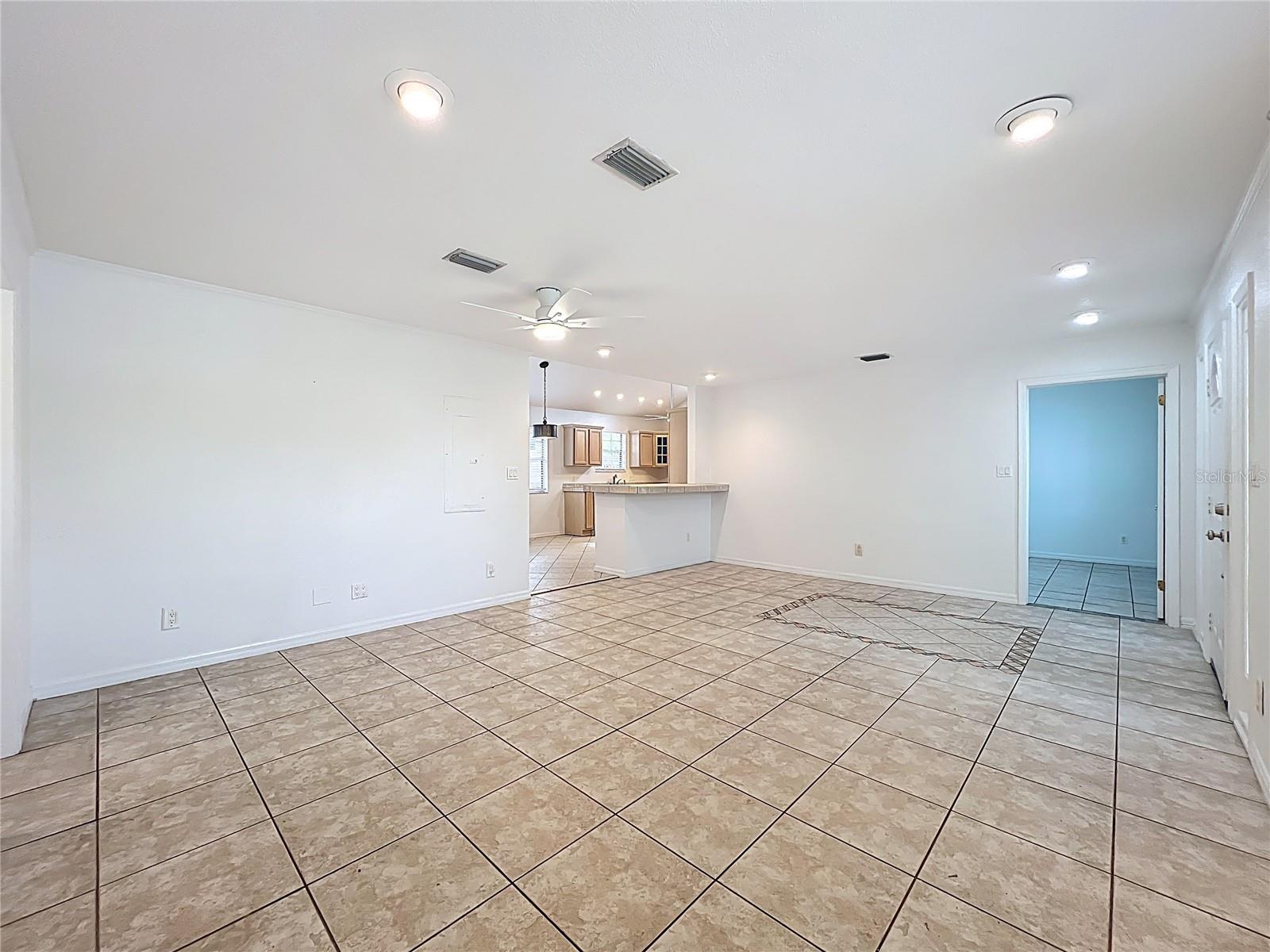 Image 19 of 49 For 332 Harris Avenue