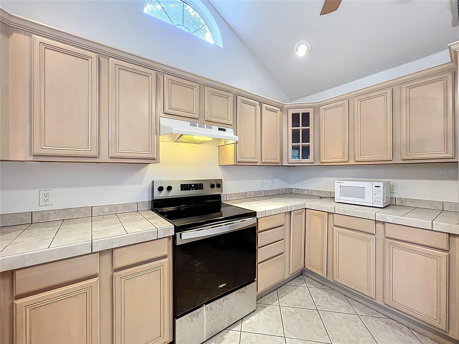 Image 27 of 49 For 332 Harris Avenue