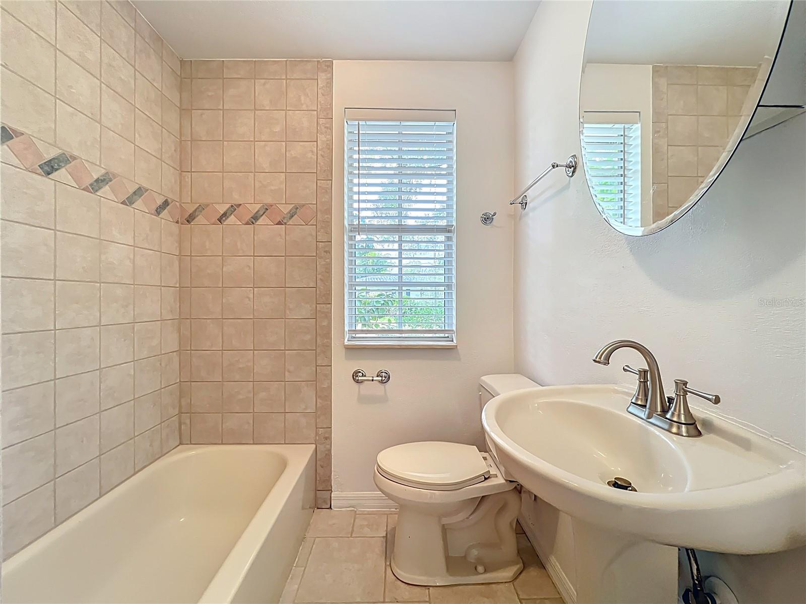 Image 40 of 49 For 332 Harris Avenue