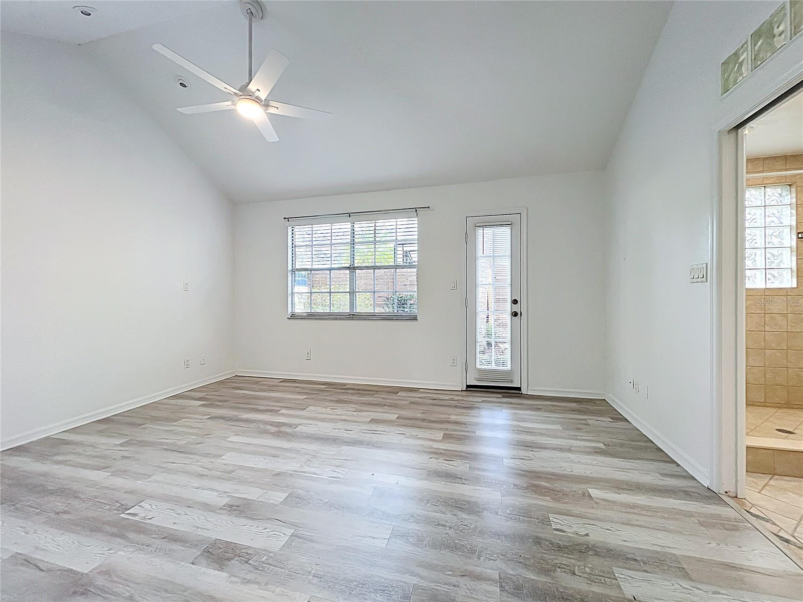 Image 42 of 49 For 332 Harris Avenue