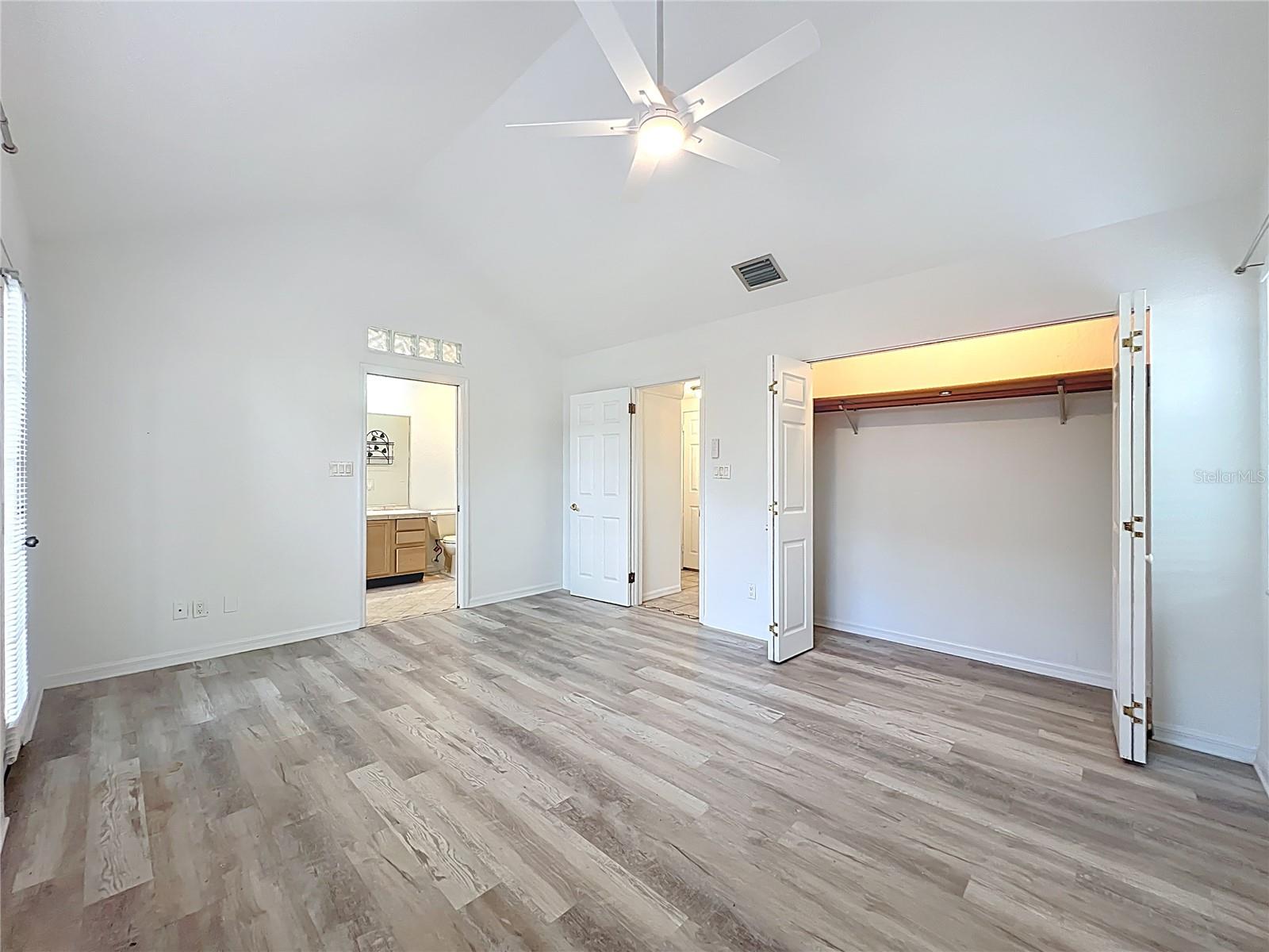 Image 45 of 49 For 332 Harris Avenue