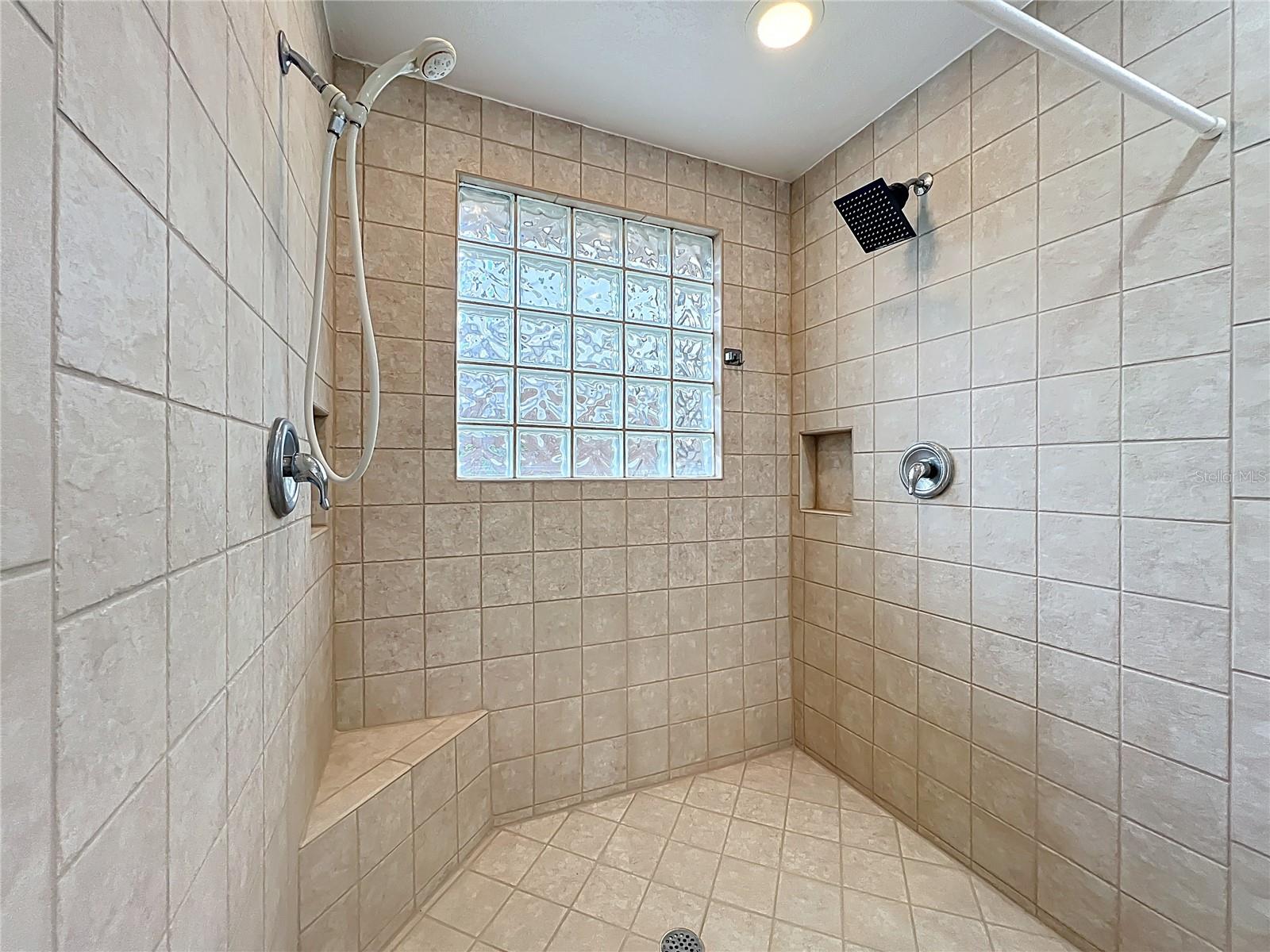 Image 46 of 49 For 332 Harris Avenue