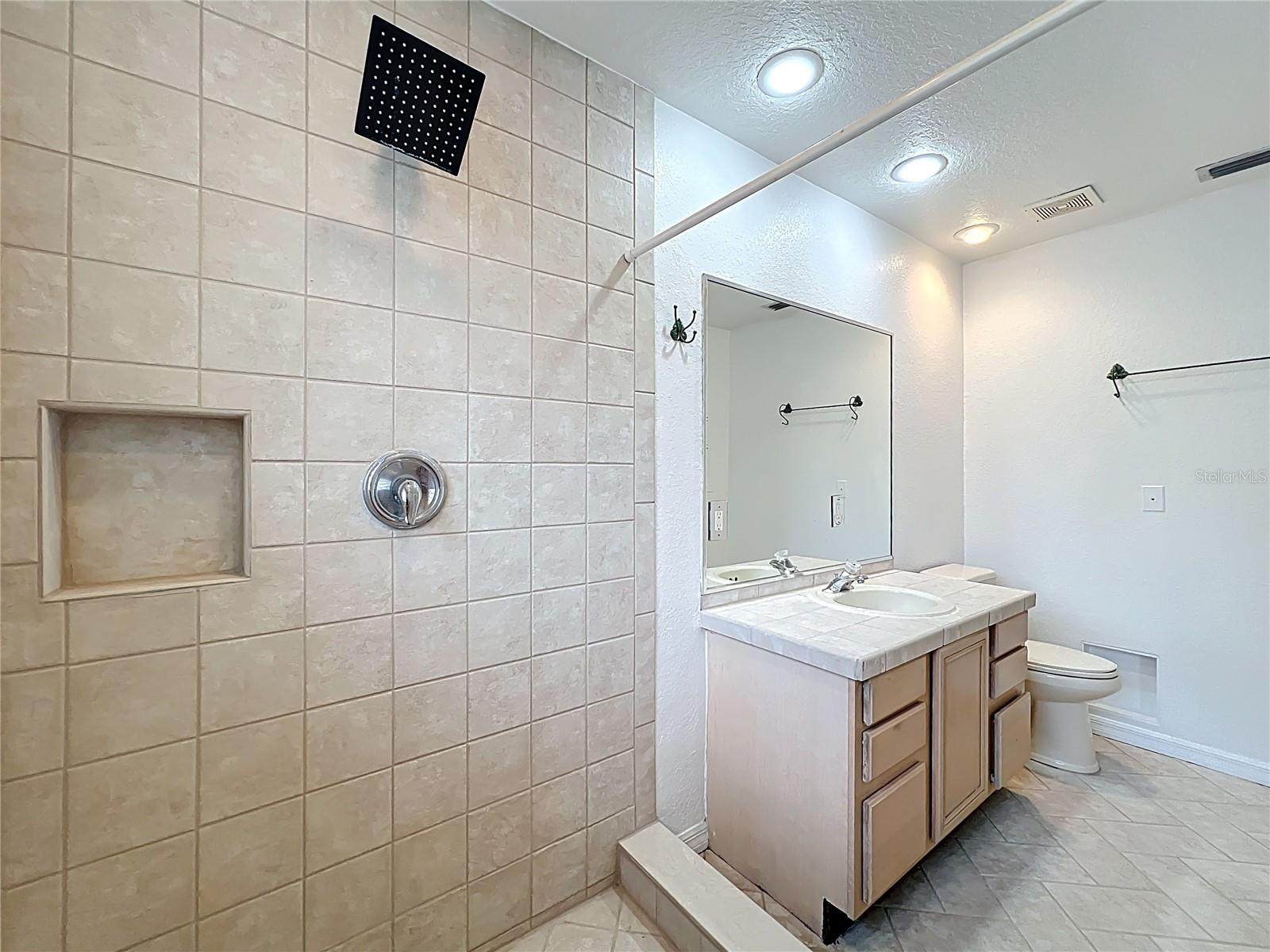 Image 47 of 49 For 332 Harris Avenue