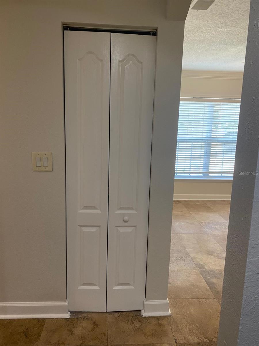 Image 40 of 68 For 2007 Dixie Belle Drive 2007 M