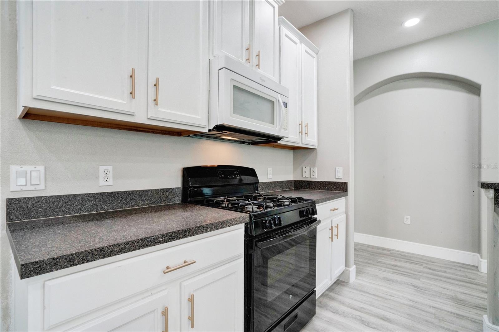 Image 17 of 38 For 13927 Bluebird Pond Road