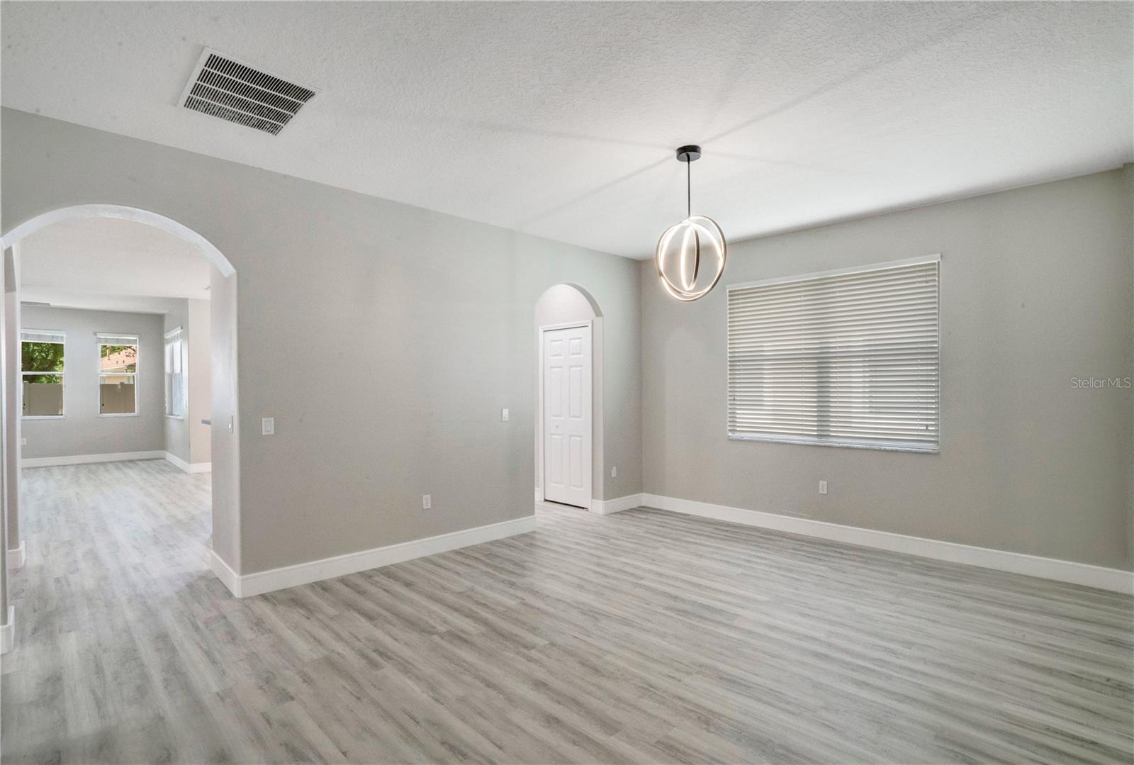 Image 5 of 38 For 13927 Bluebird Pond Road