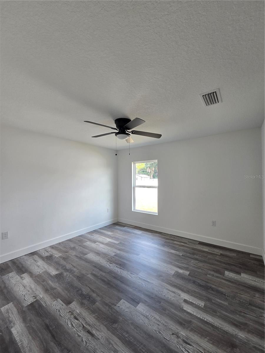 Image 15 of 21 For 20422 Dial Street