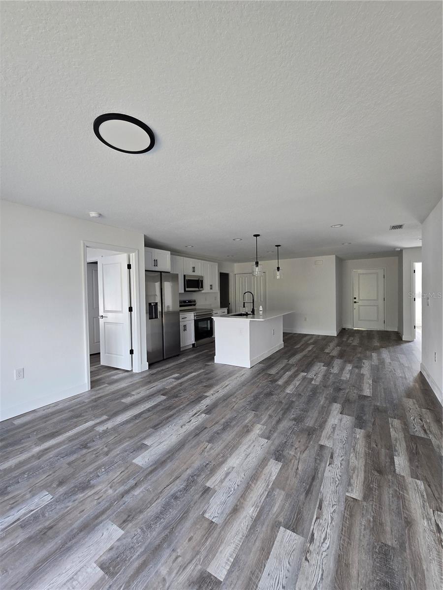 Image 6 of 21 For 20422 Dial Street