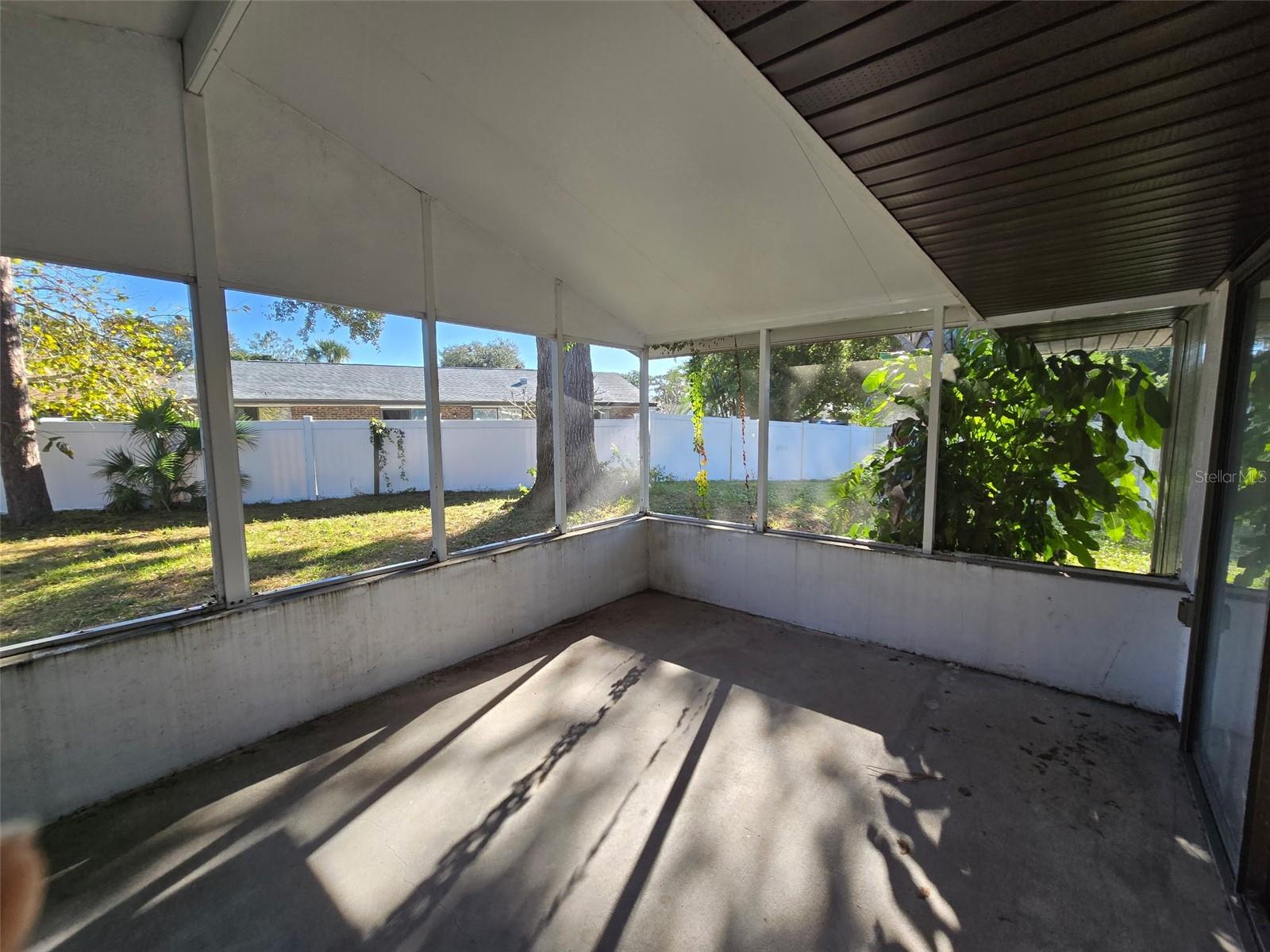 Image 24 of 36 For 760 John Adams Lane