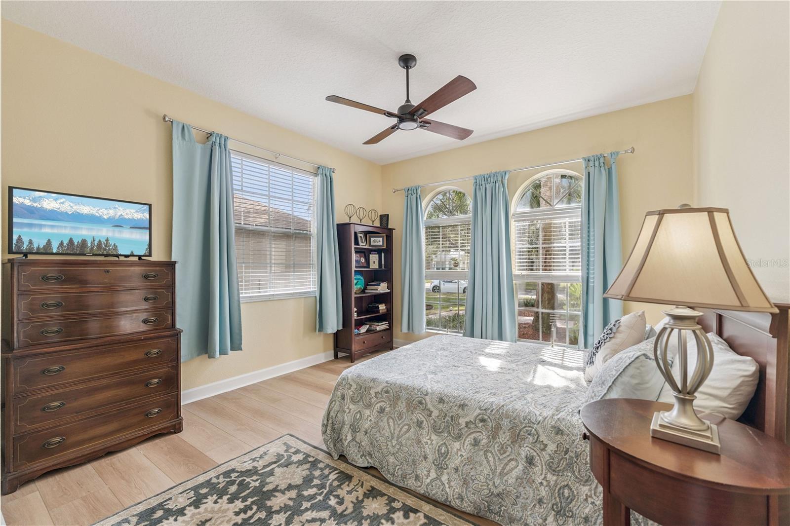 Image 16 of 33 For 1128 Champions Drive