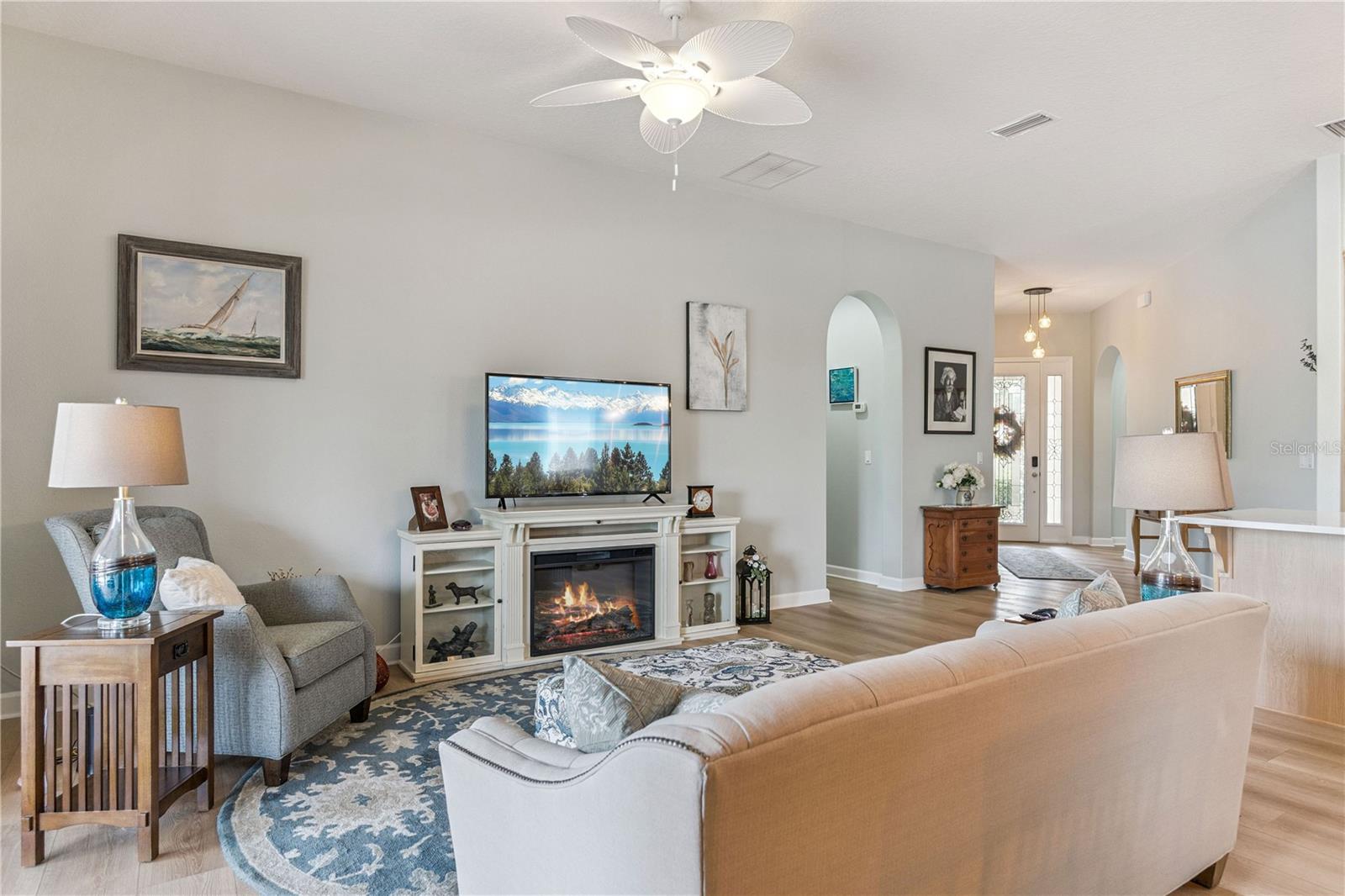 Image 7 of 33 For 1128 Champions Drive