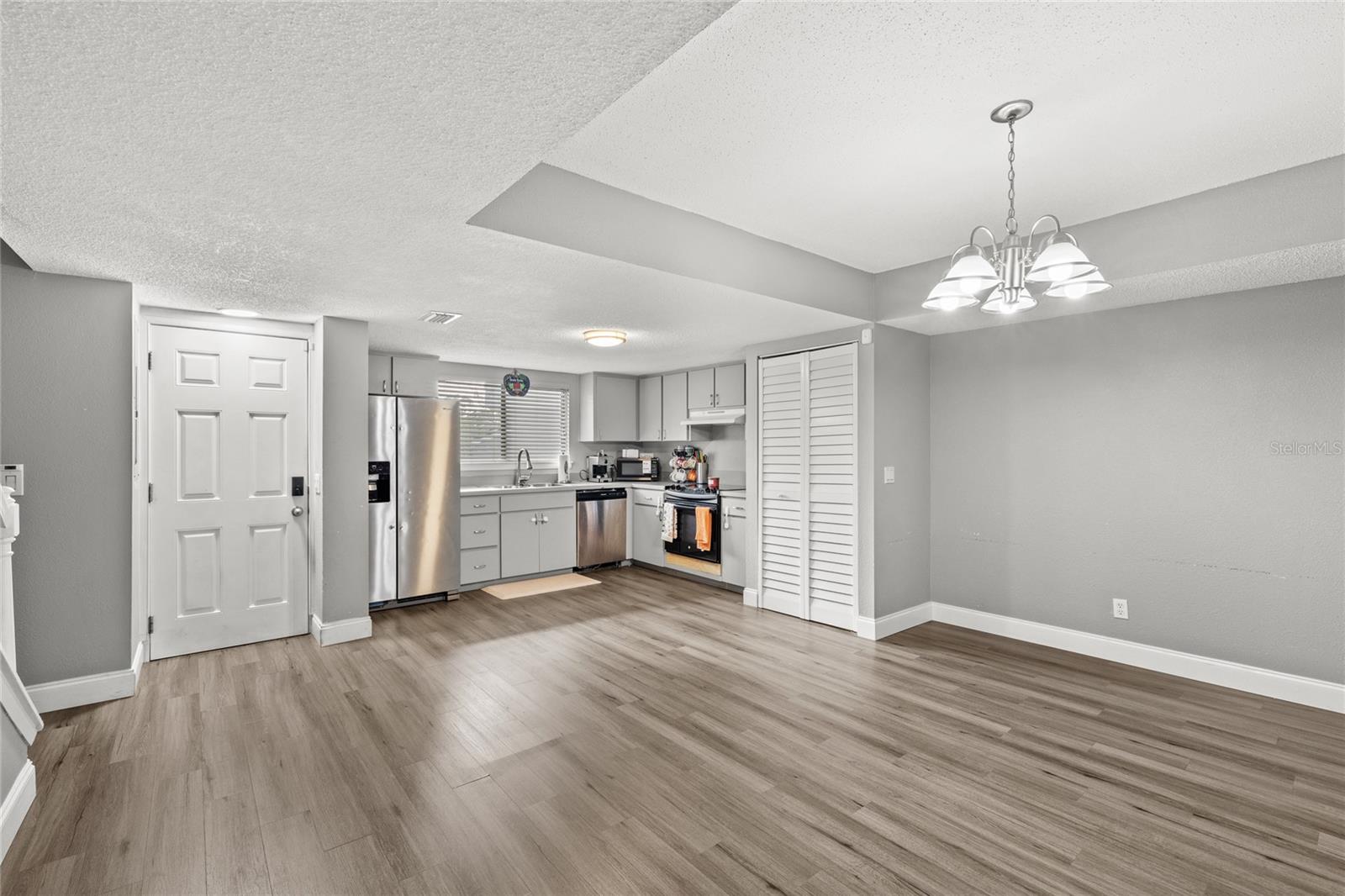 Image 7 of 27 For 707 Saint Matthew Circle