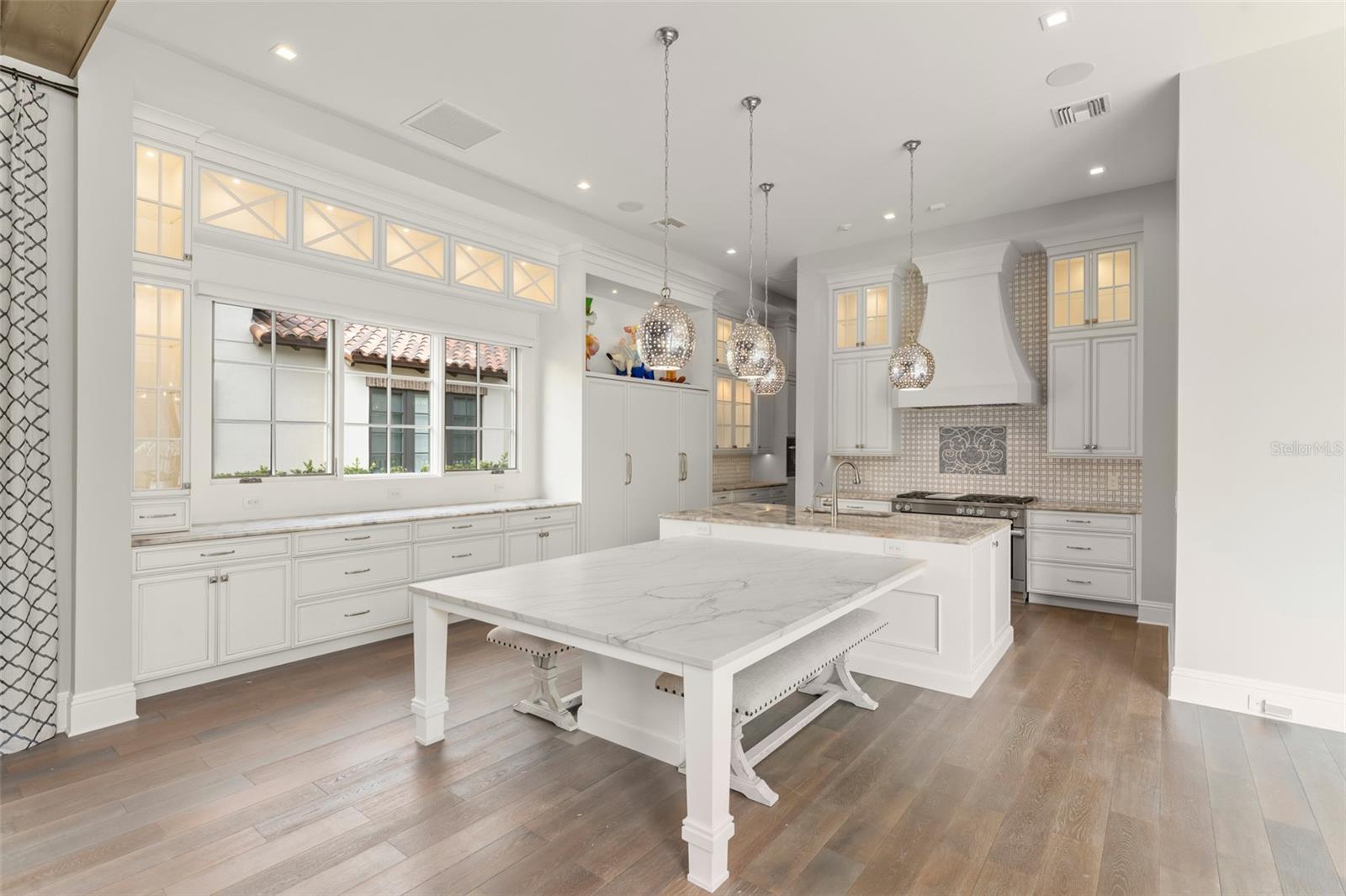 Image 21 of 72 For 10012 Hyperion Lane