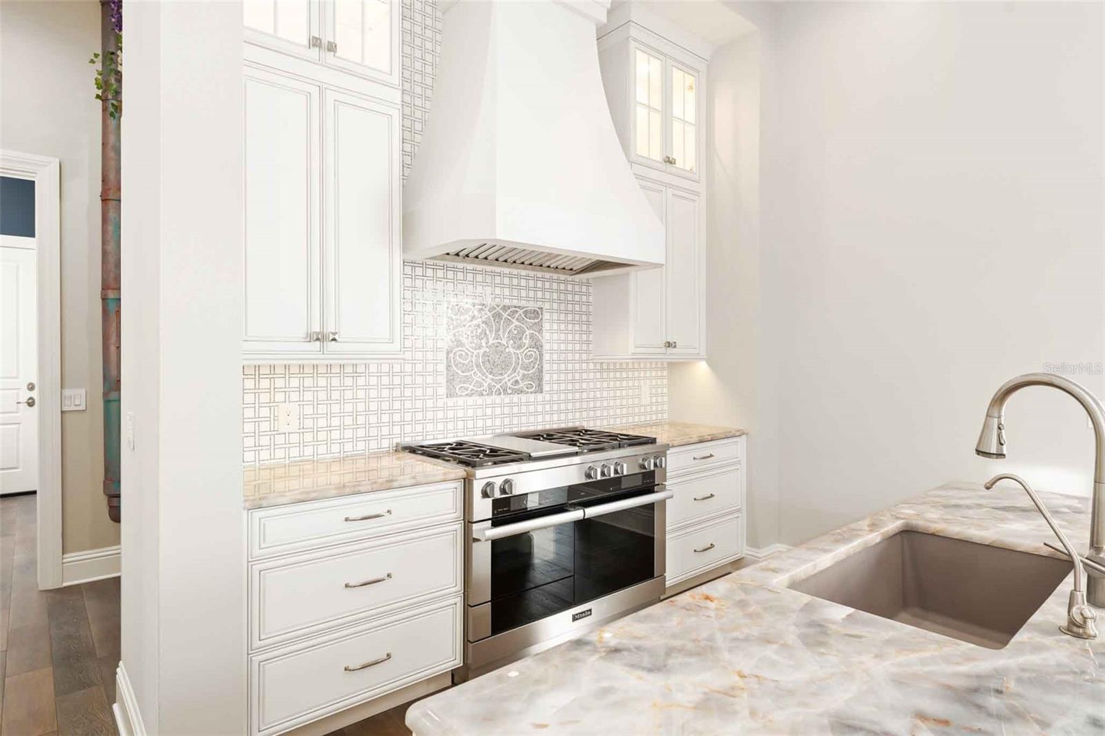 Image 24 of 72 For 10012 Hyperion Lane