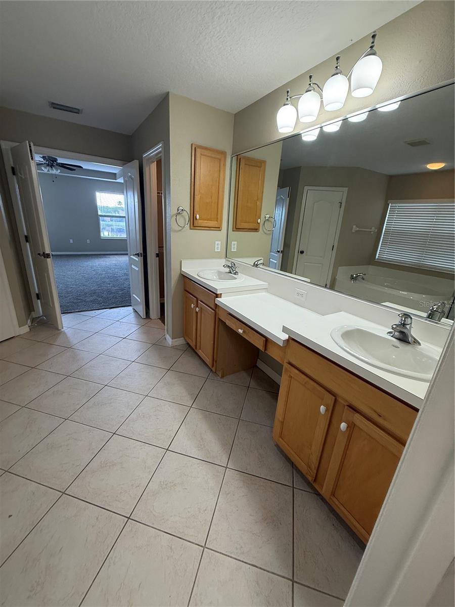 Image 16 of 21 For 8312 Haven Harbour Way