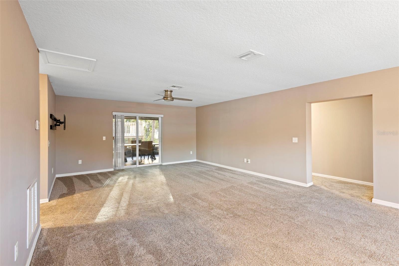 Image 10 of 39 For 1505 Floradel Avenue