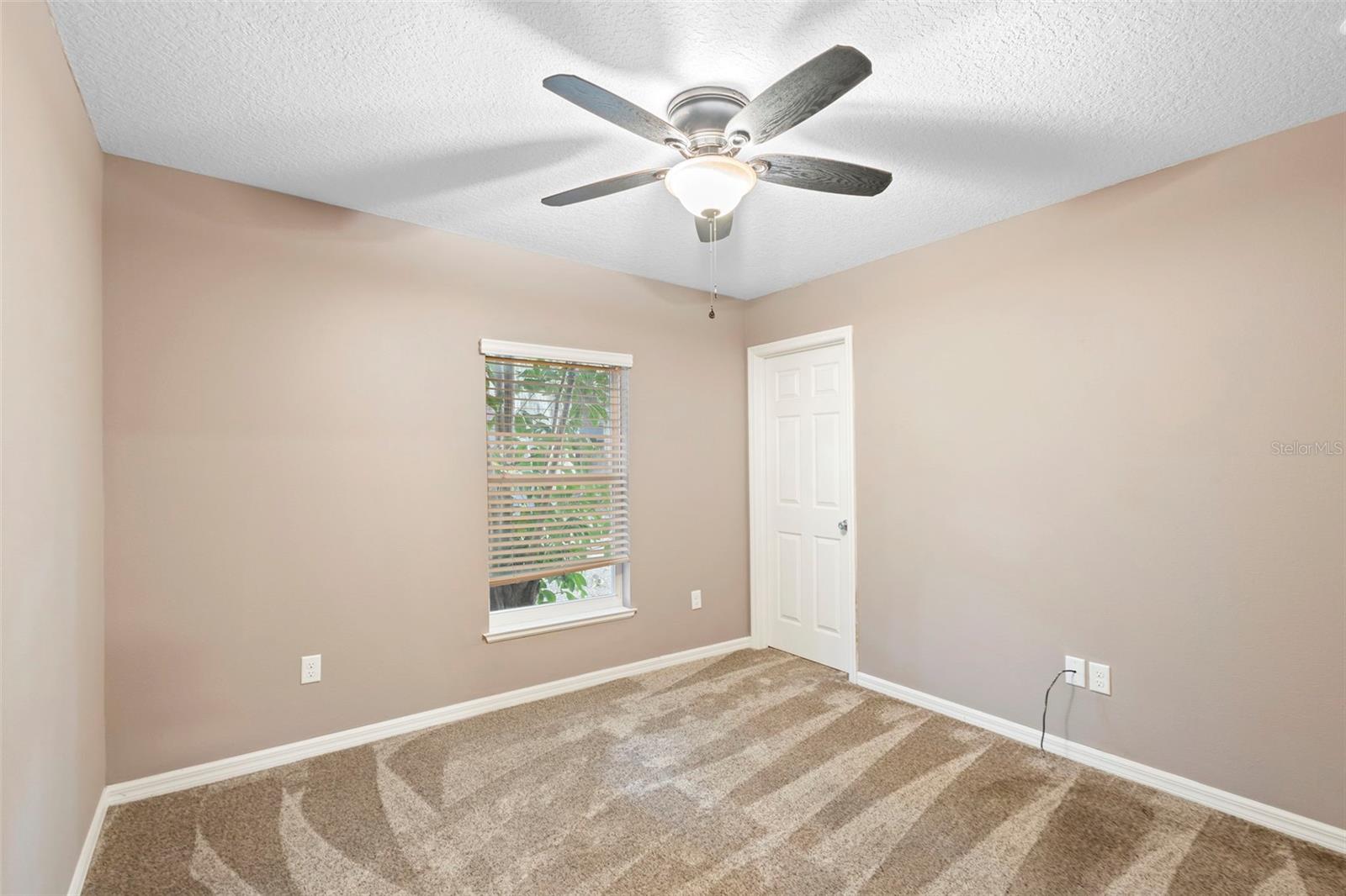 Image 19 of 39 For 1505 Floradel Avenue