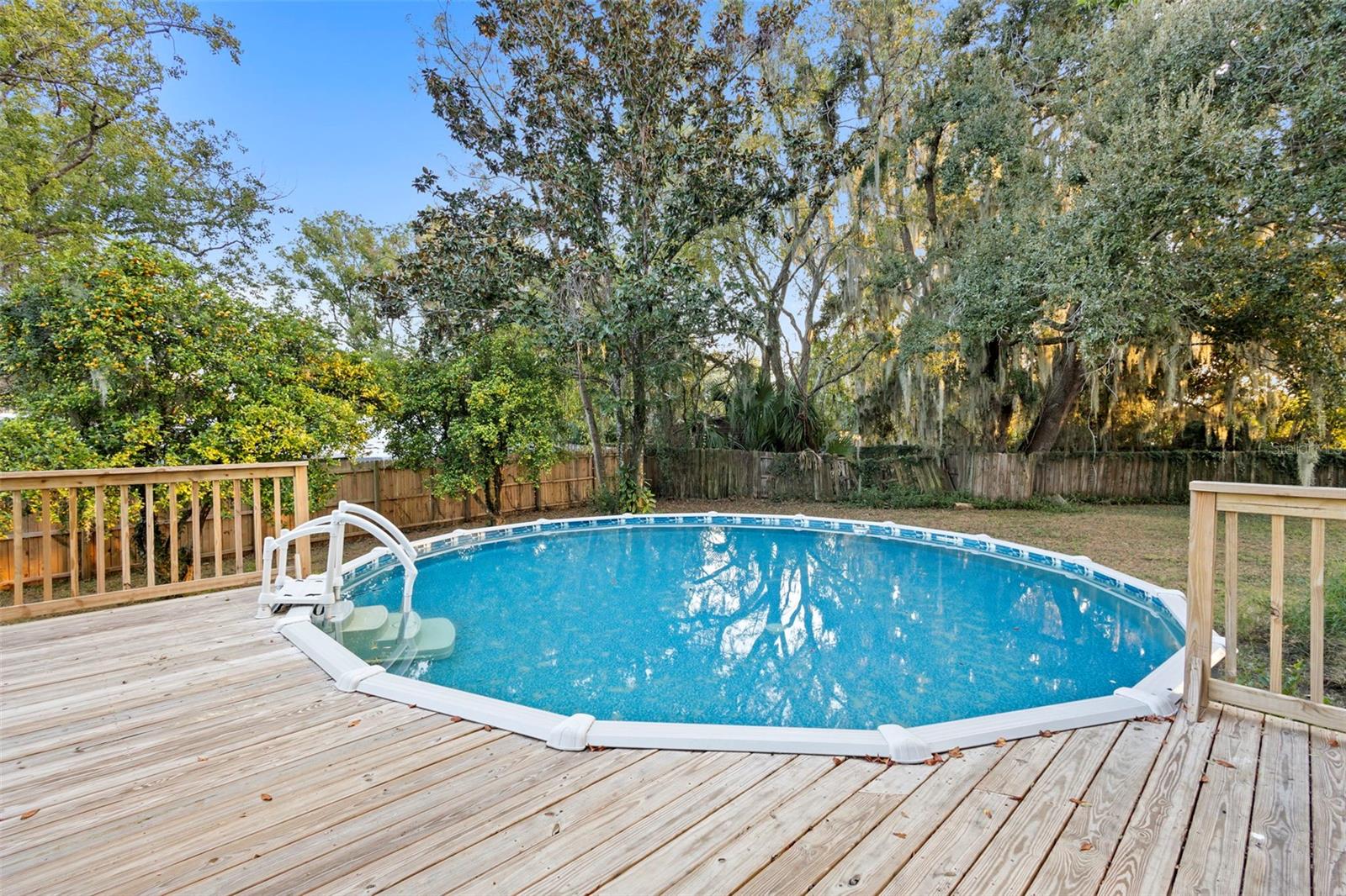 Image 27 of 39 For 1505 Floradel Avenue