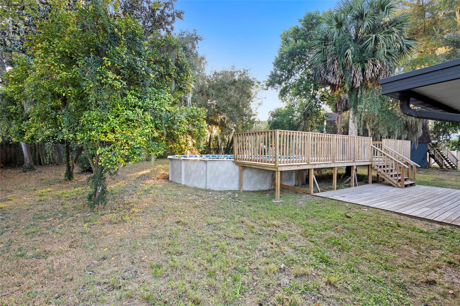 Image 28 of 39 For 1505 Floradel Avenue