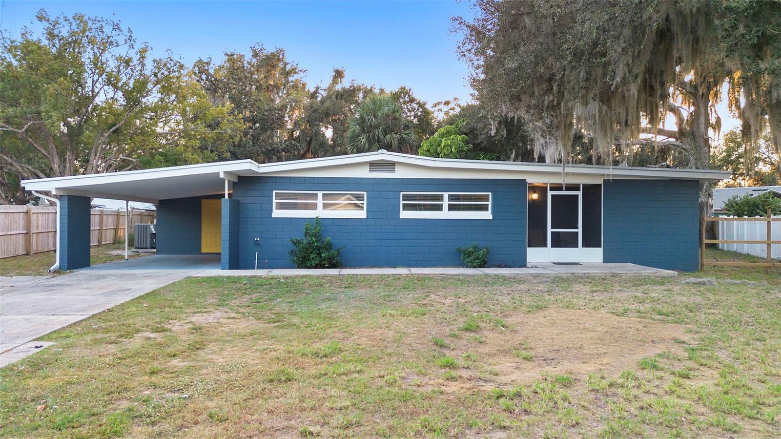 Image 3 of 39 For 1505 Floradel Avenue