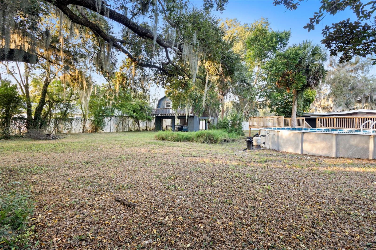 Image 30 of 39 For 1505 Floradel Avenue