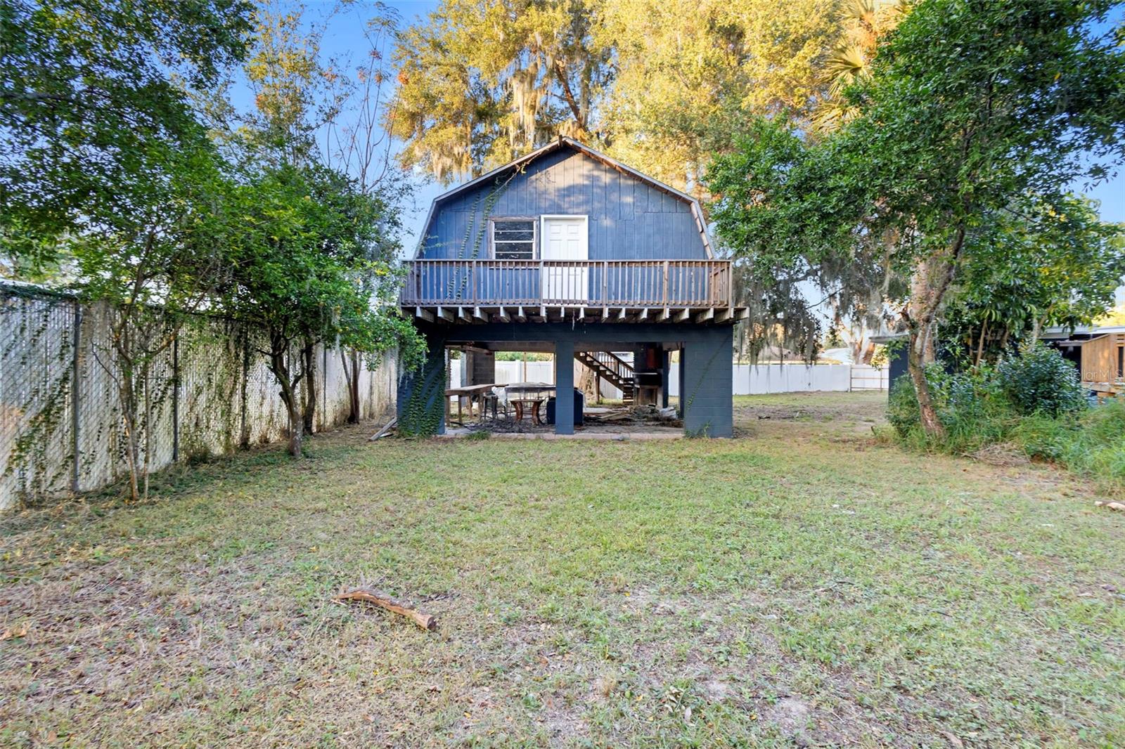 Image 32 of 39 For 1505 Floradel Avenue