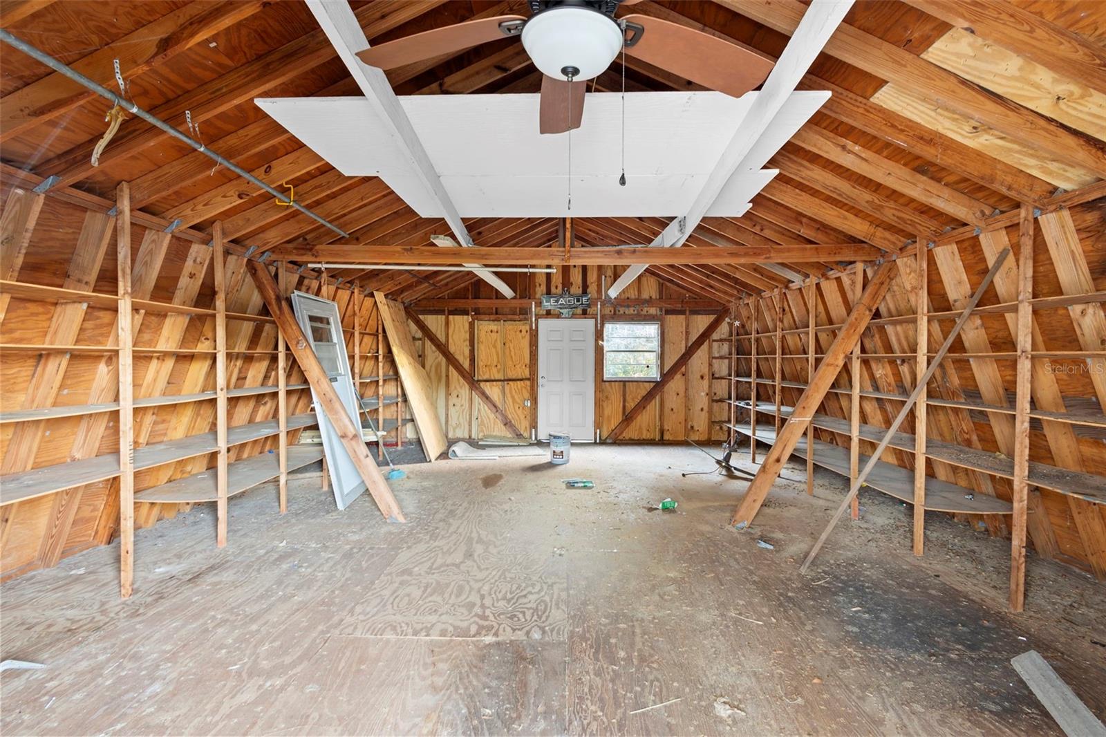 Image 33 of 39 For 1505 Floradel Avenue