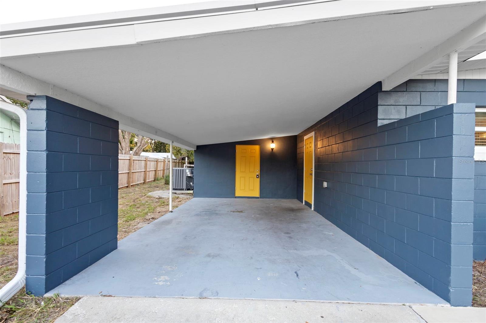 Image 34 of 39 For 1505 Floradel Avenue