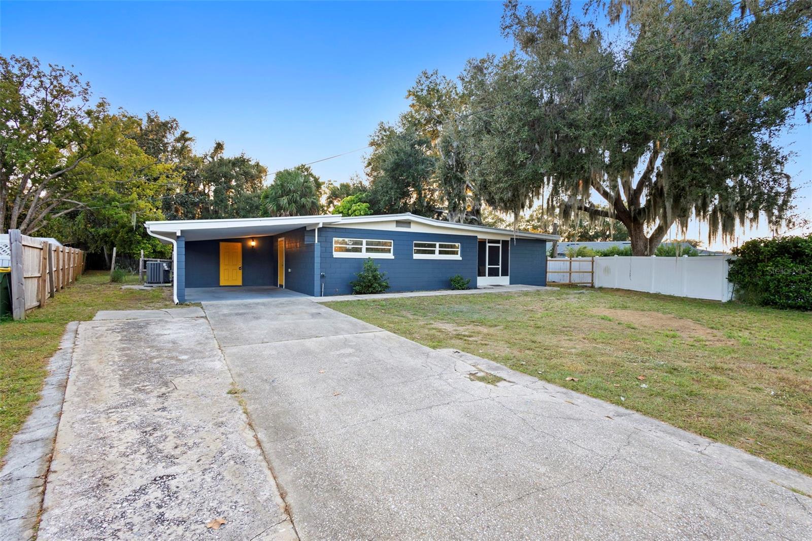 Image 38 of 39 For 1505 Floradel Avenue