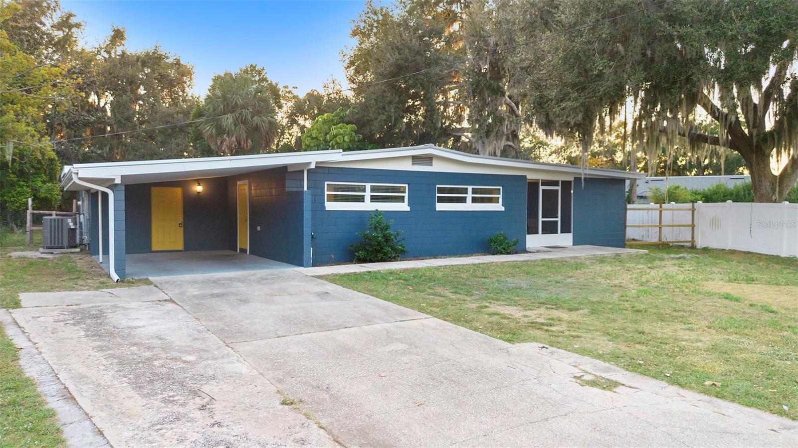 Image 39 of 39 For 1505 Floradel Avenue