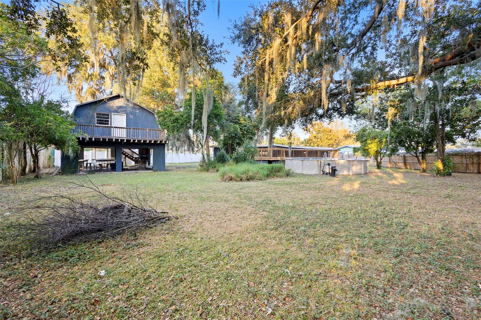 Image 5 of 39 For 1505 Floradel Avenue