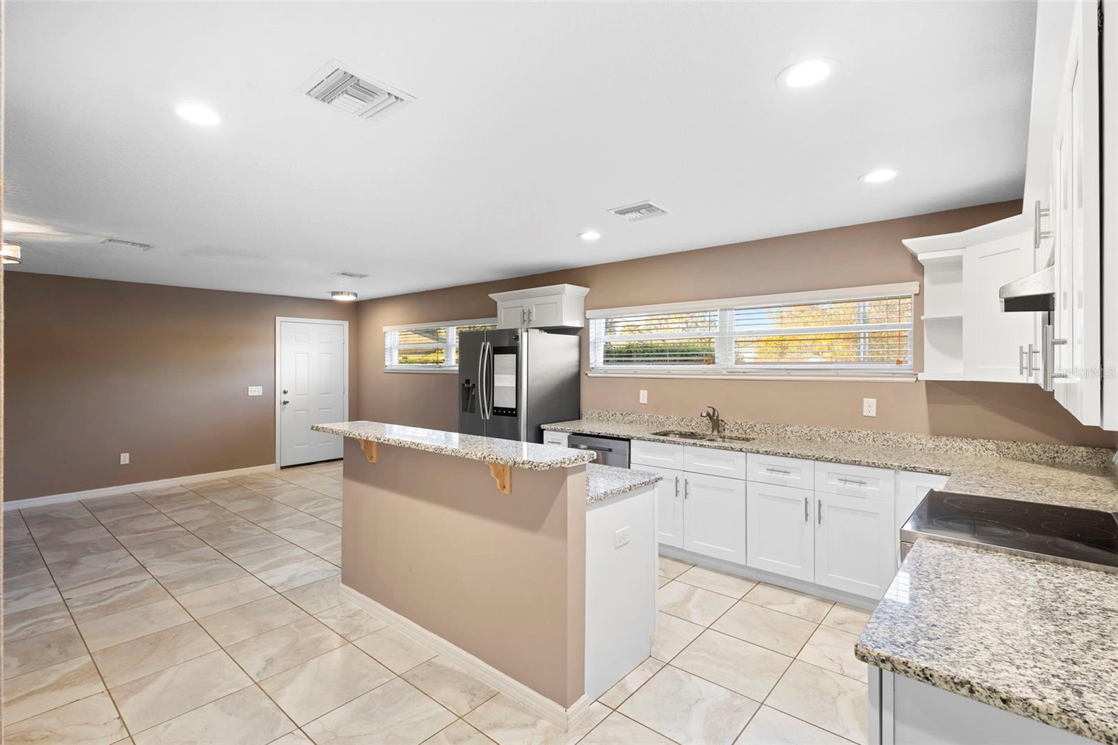 Image 8 of 39 For 1505 Floradel Avenue