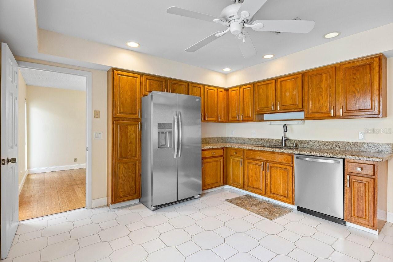 Image 14 of 38 For 6157 Old Court Road 225