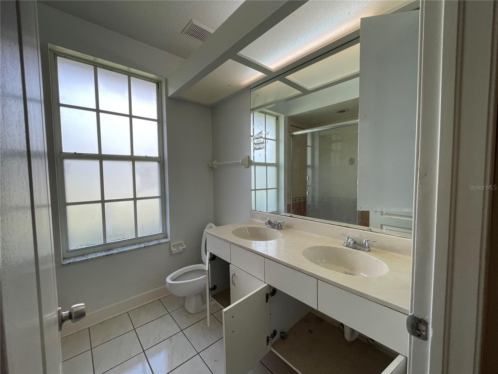 Image 12 of 17 For 4706 Kinross Court