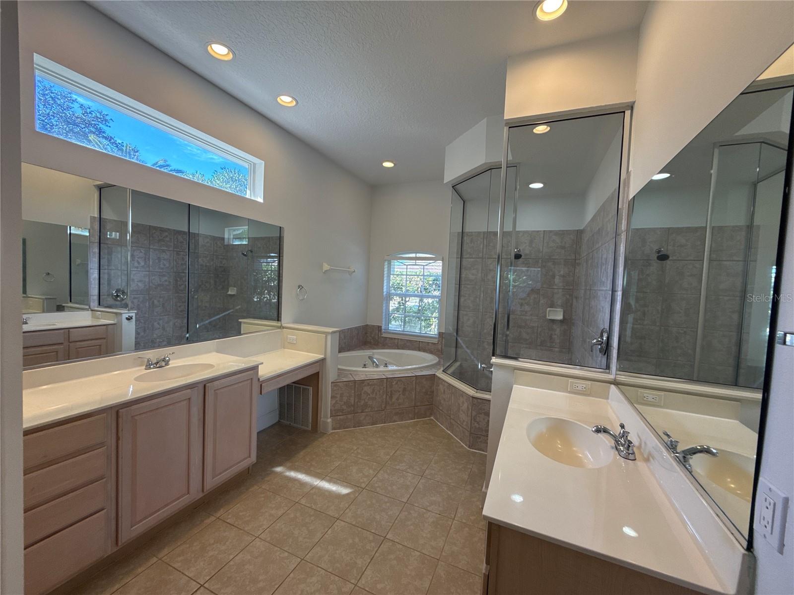 Image 15 of 26 For 11102 Hyacinth Place